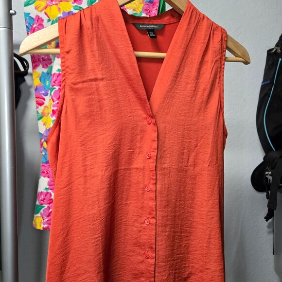 Banana Republic Sleeveless Button-Down Top XS – Vibrant Orange - Picture 5 of 10